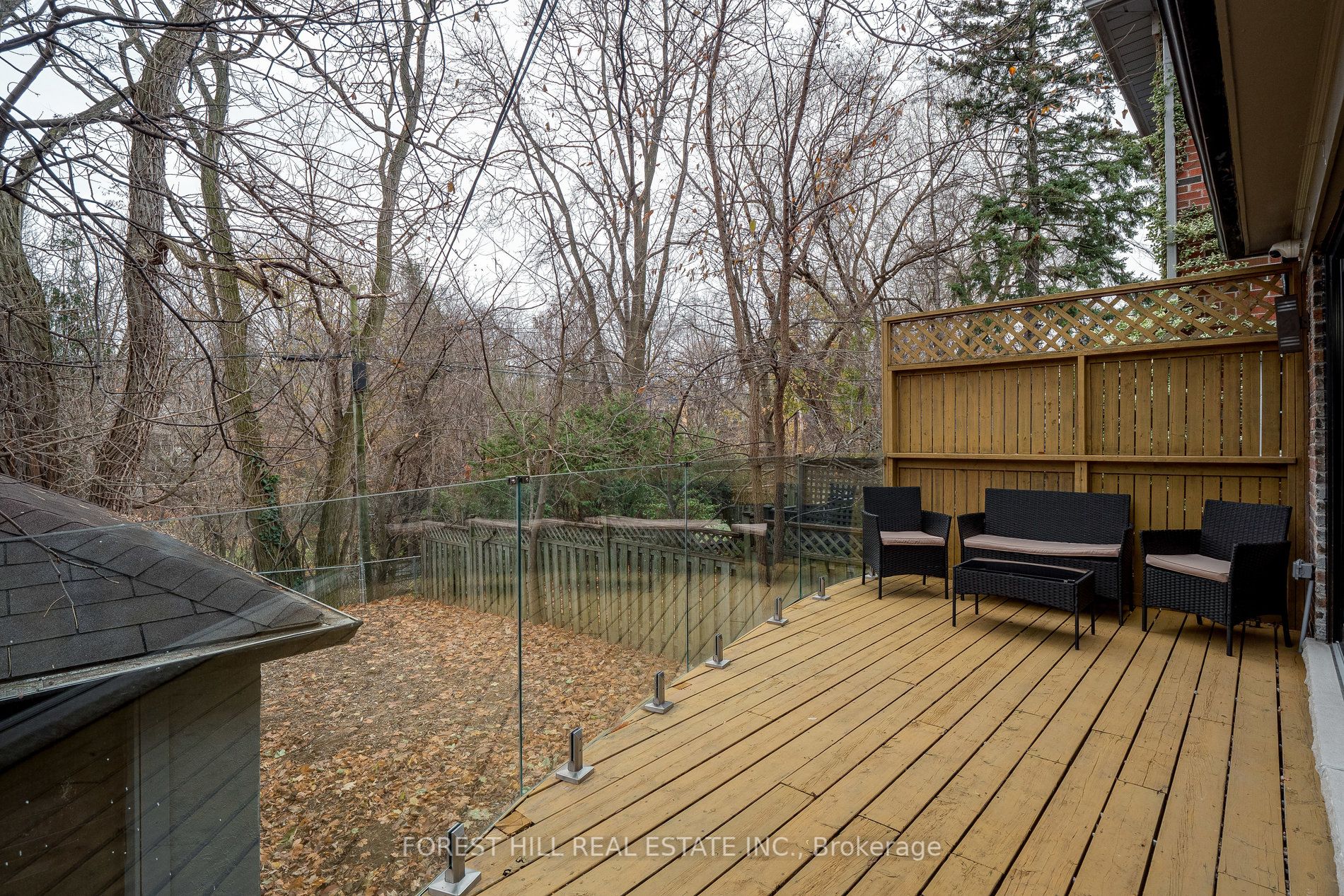 293 Chaplin Cres