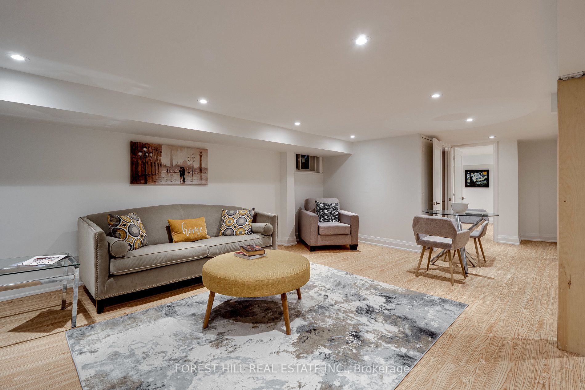 293 Chaplin Cres