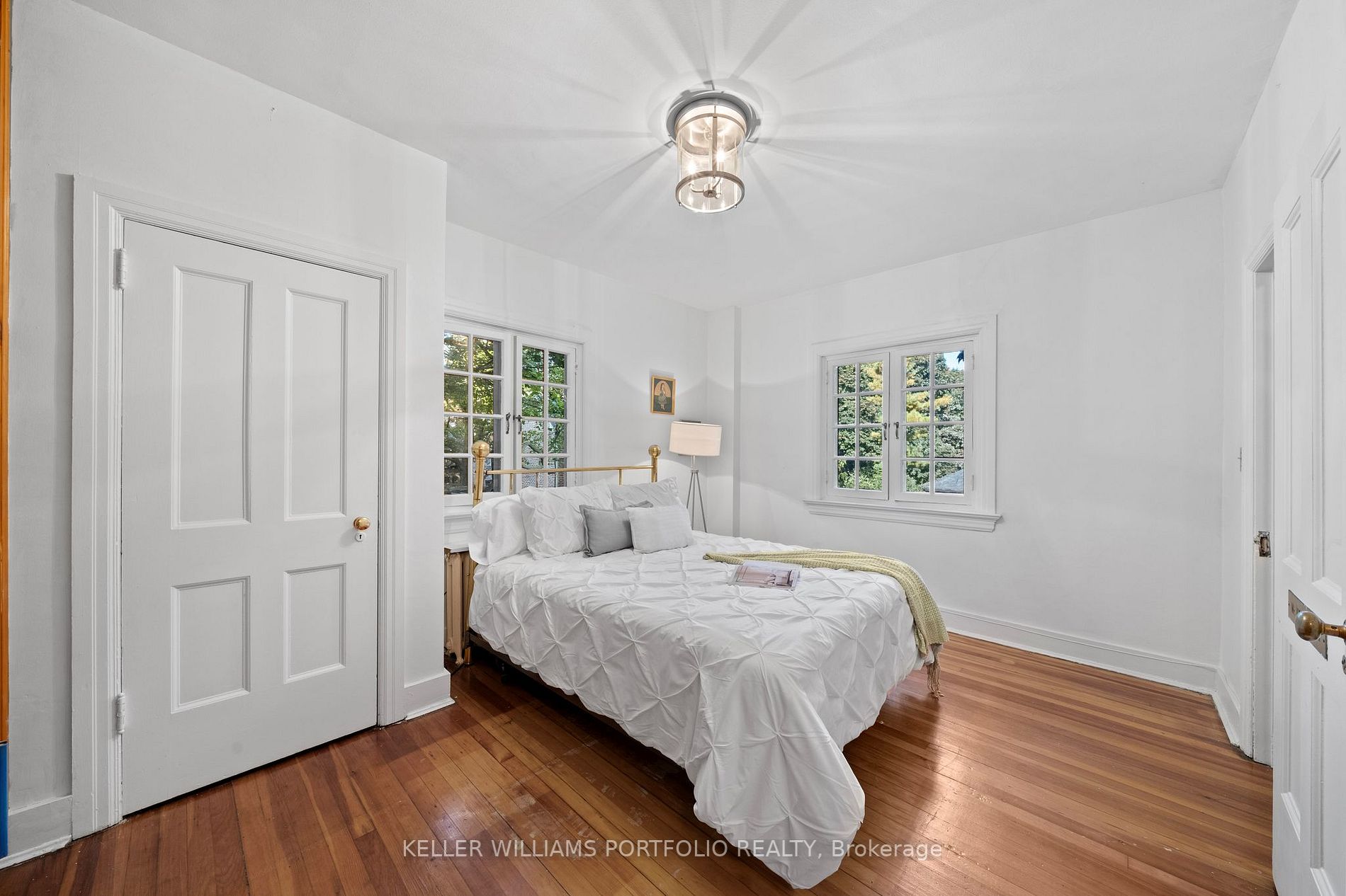 16 Glengrove Ave E