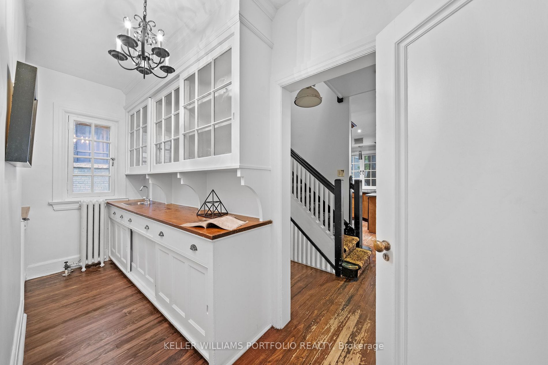 16 Glengrove Ave E