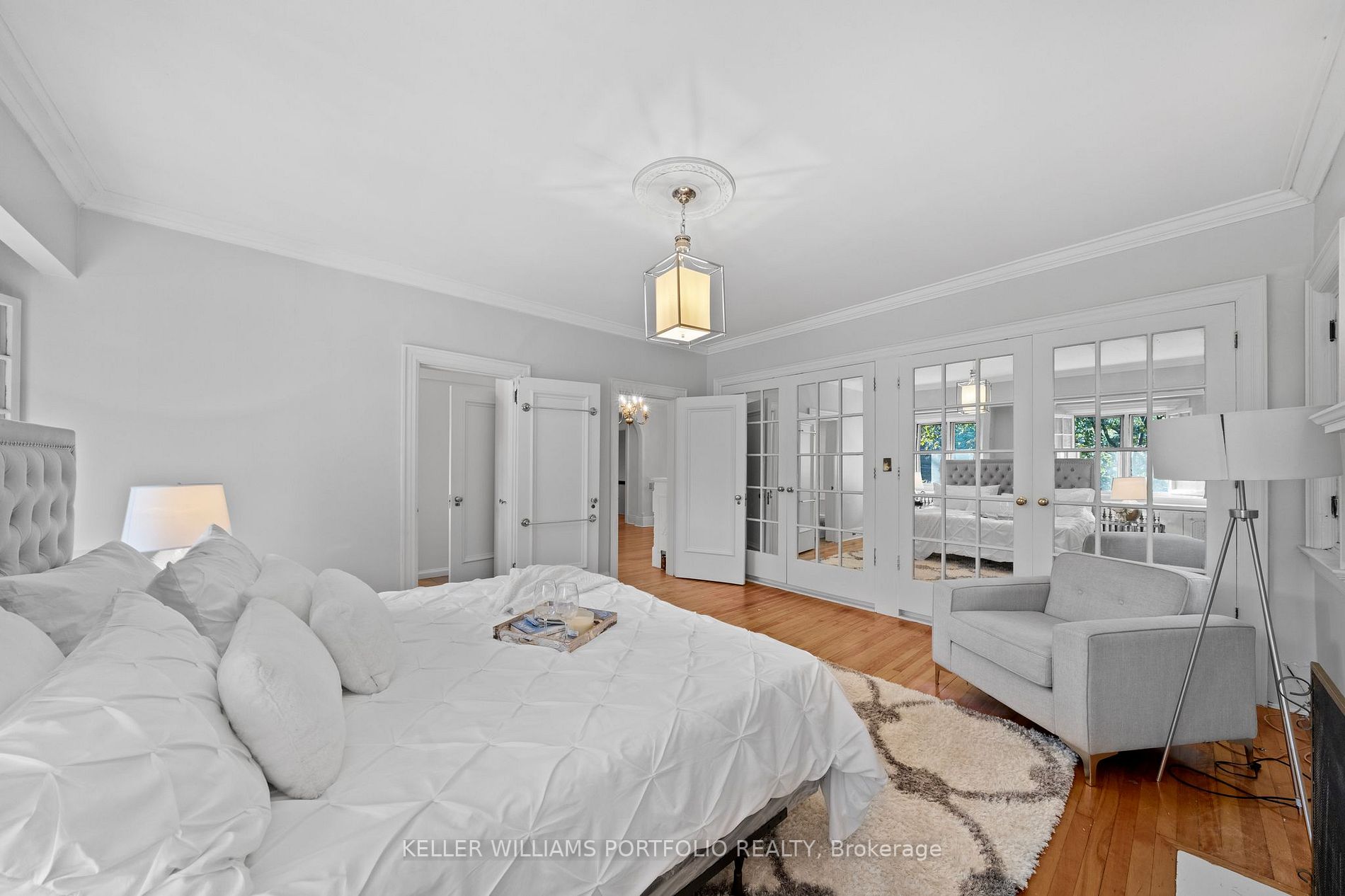 16 Glengrove Ave E