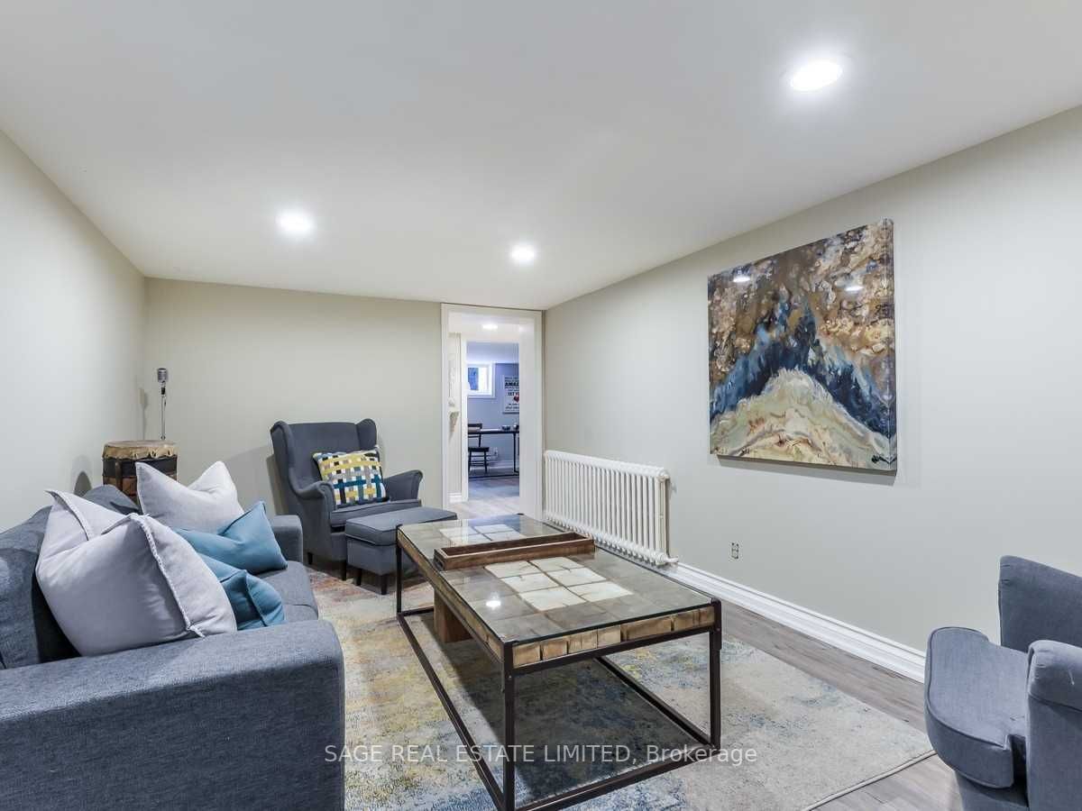 61 Donlea Dr