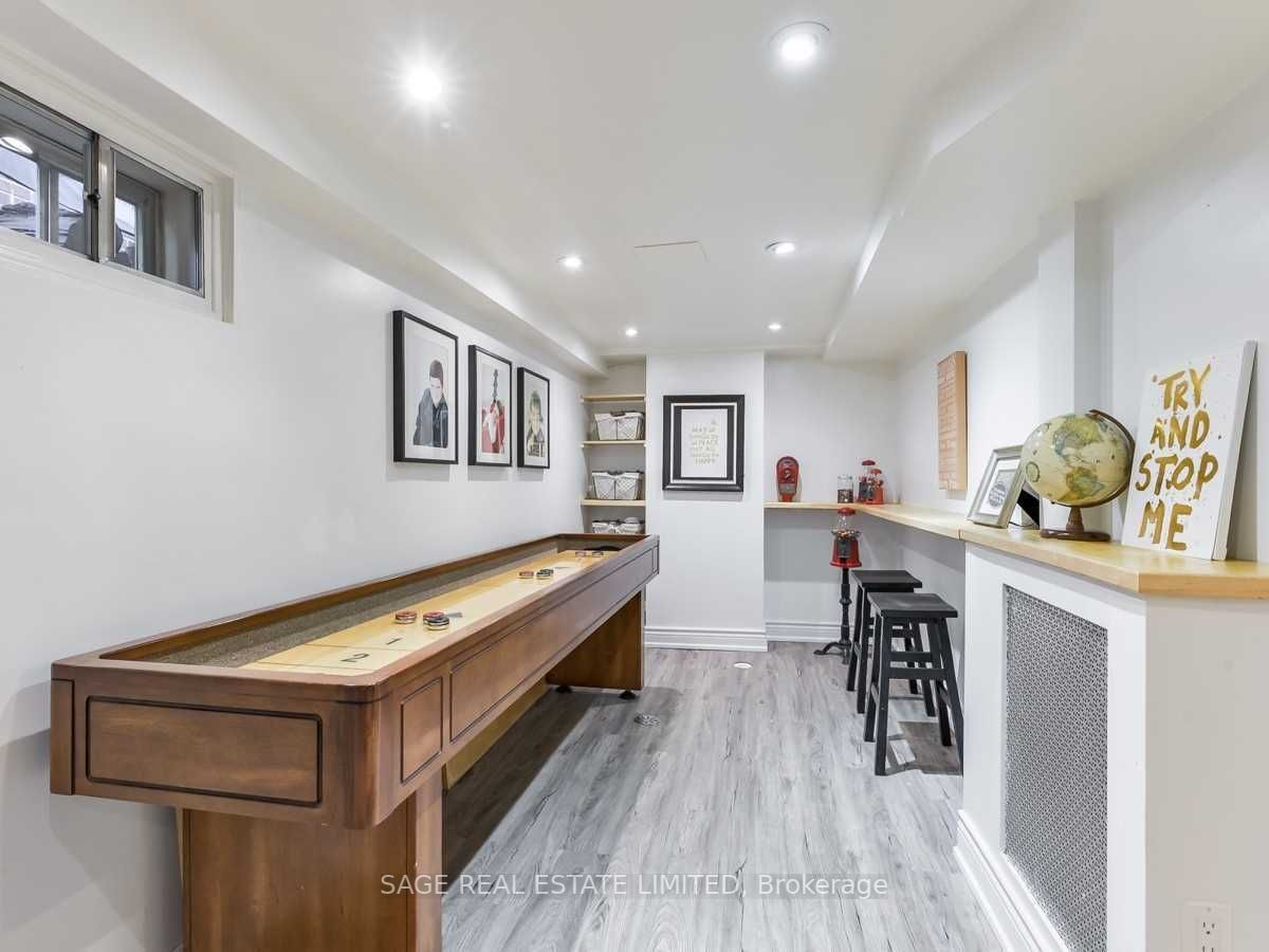 61 Donlea Dr