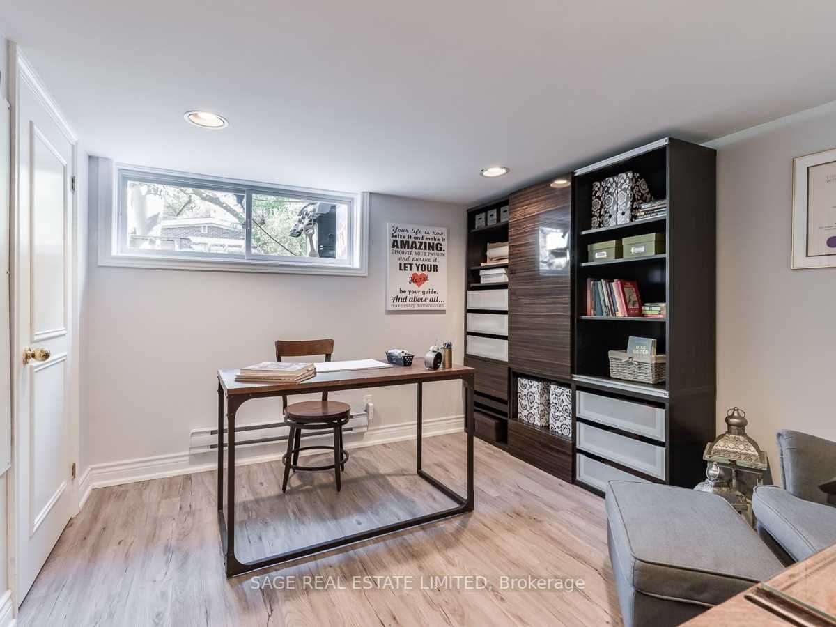 61 Donlea Dr