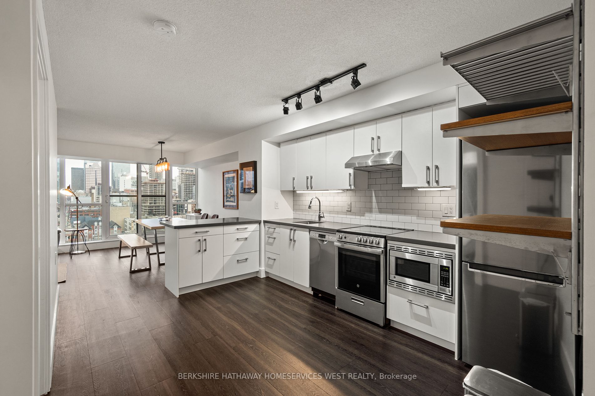 320 Richmond St E, #1410