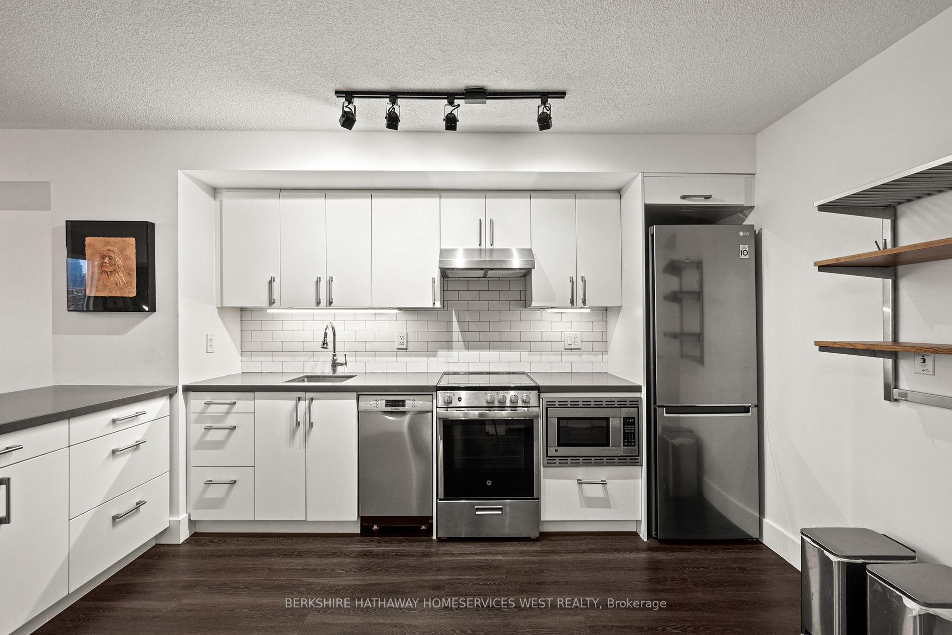 320 Richmond St E, #1410