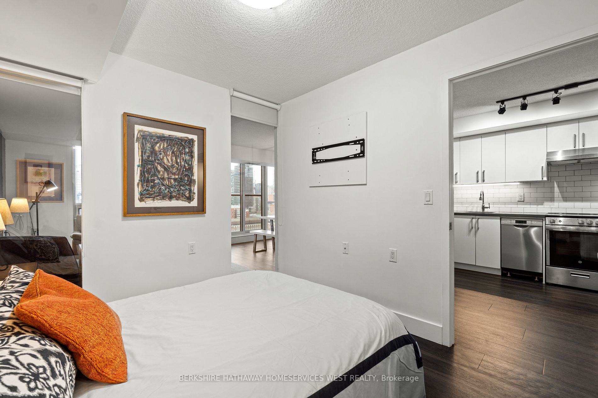 320 Richmond St E, #1410
