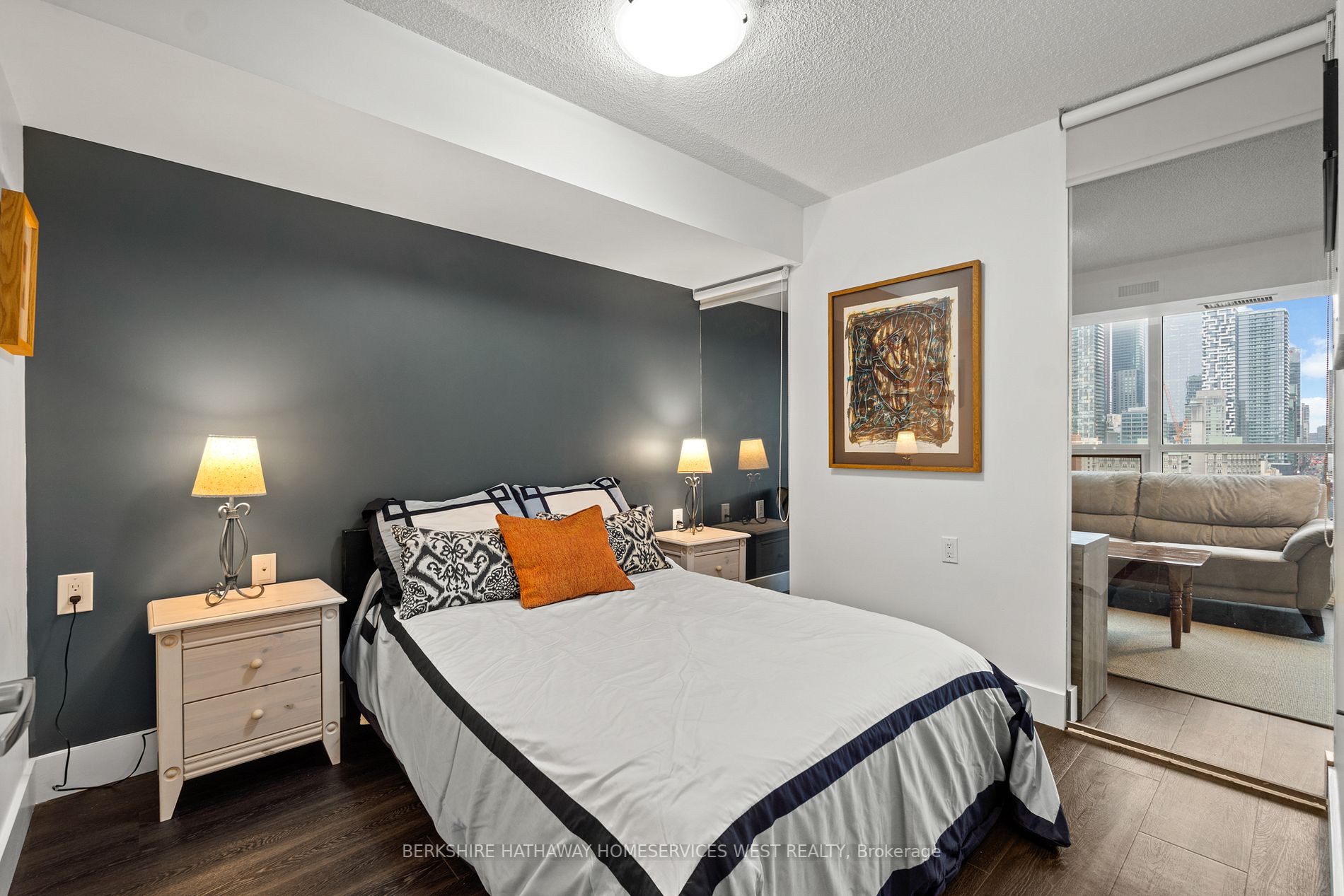 320 Richmond St E, #1410