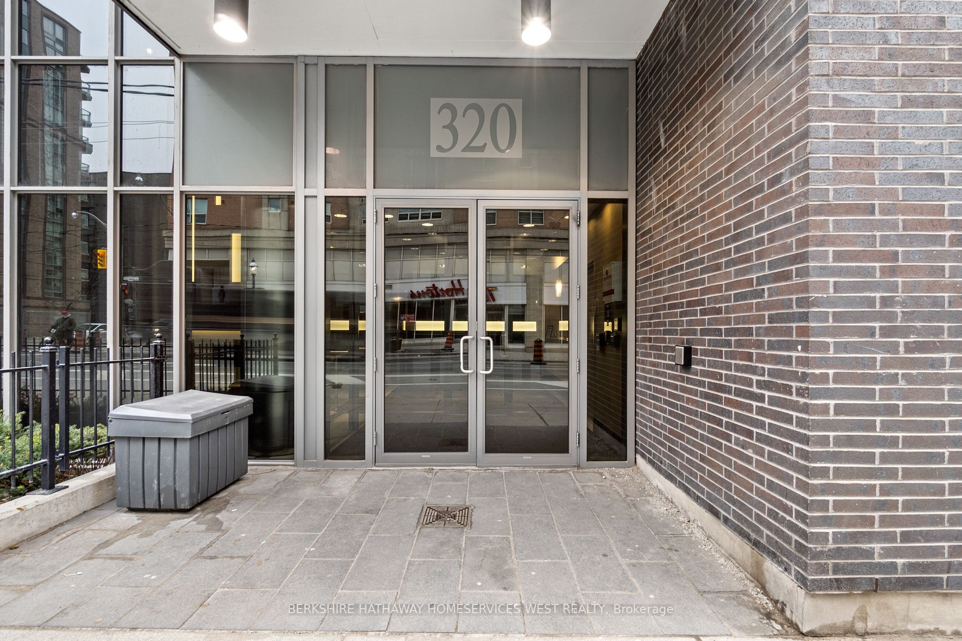 320 Richmond St E, #1410