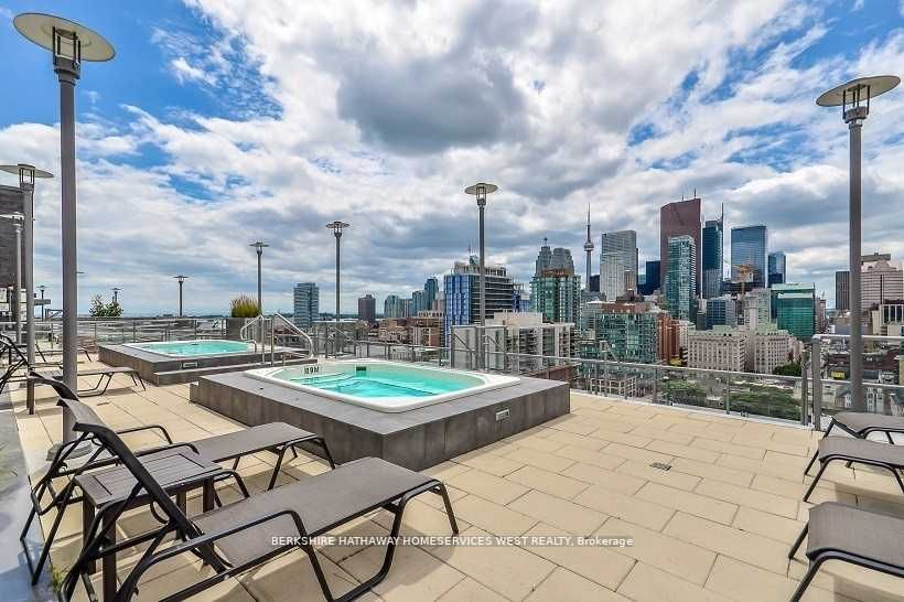 320 Richmond St E, #1410