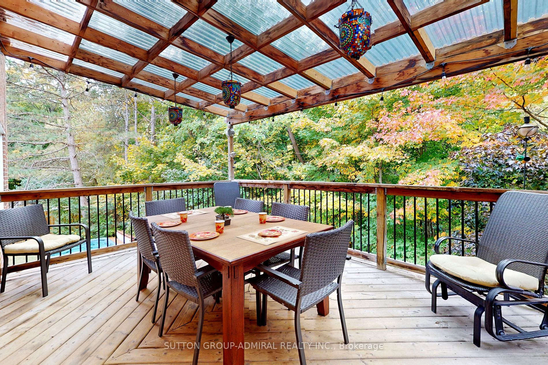 19 Carmel Crt