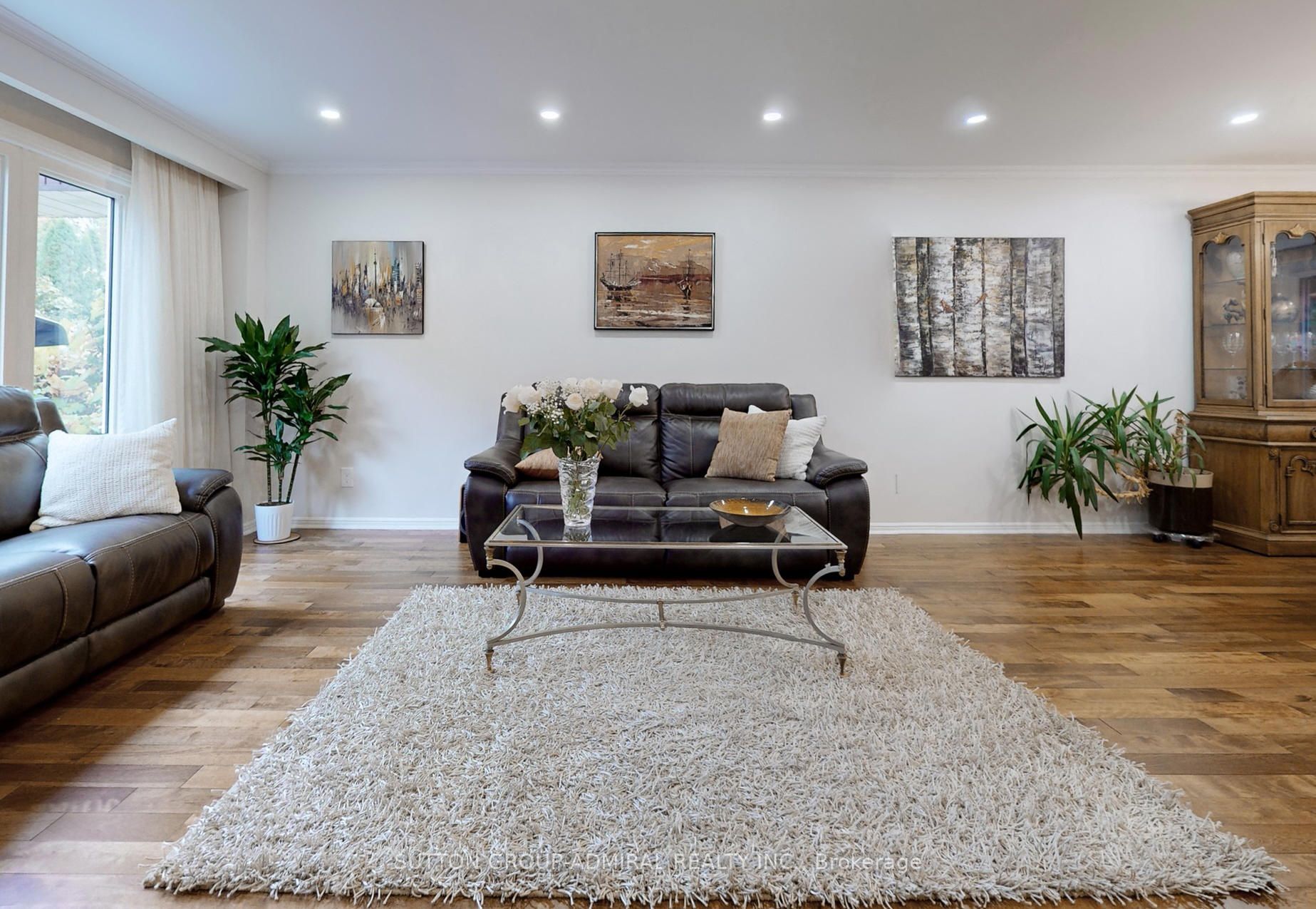 19 Carmel Crt