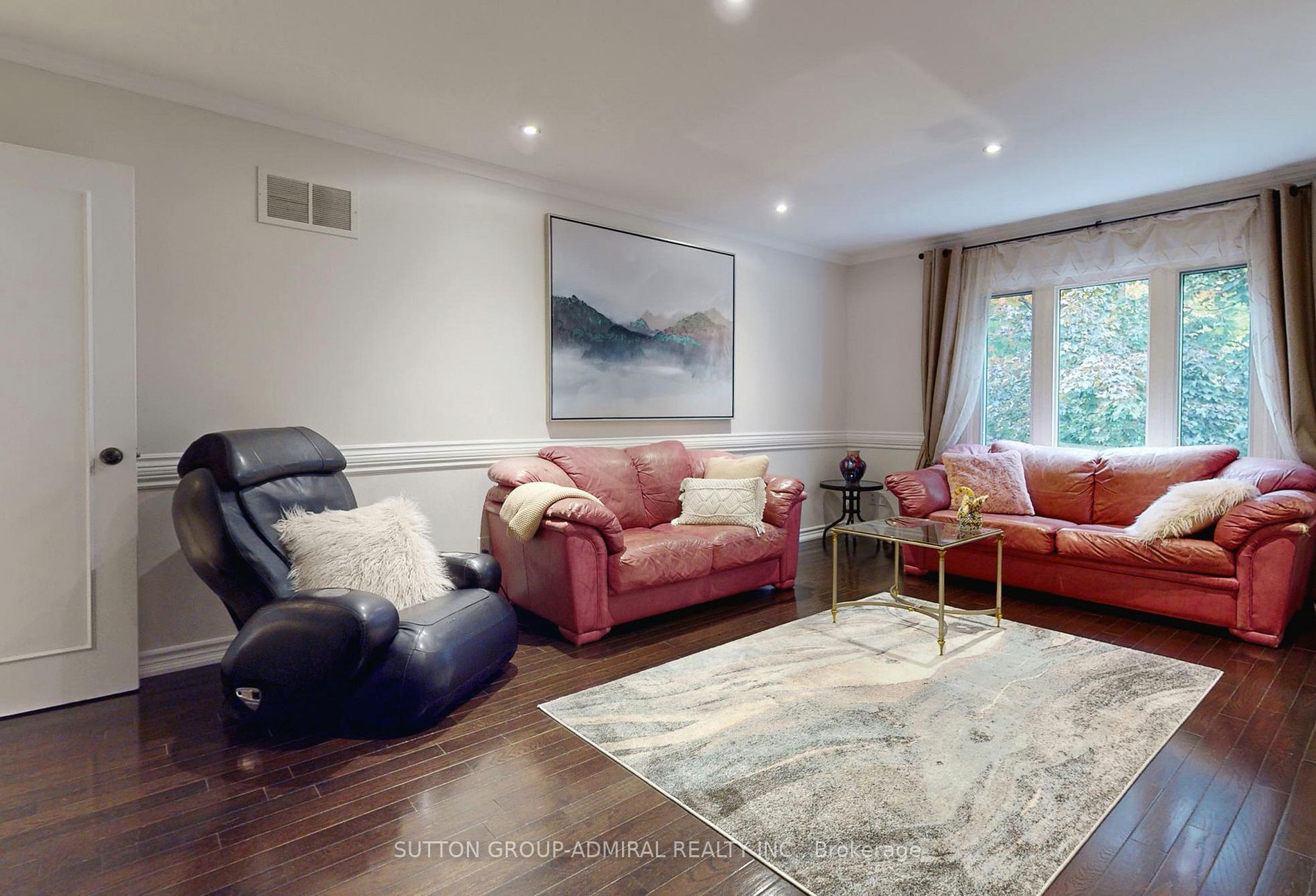 19 Carmel Crt