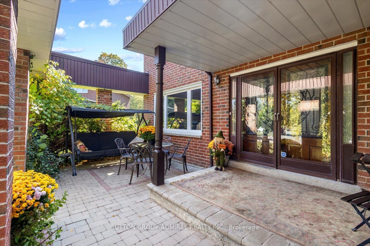19 Carmel Crt