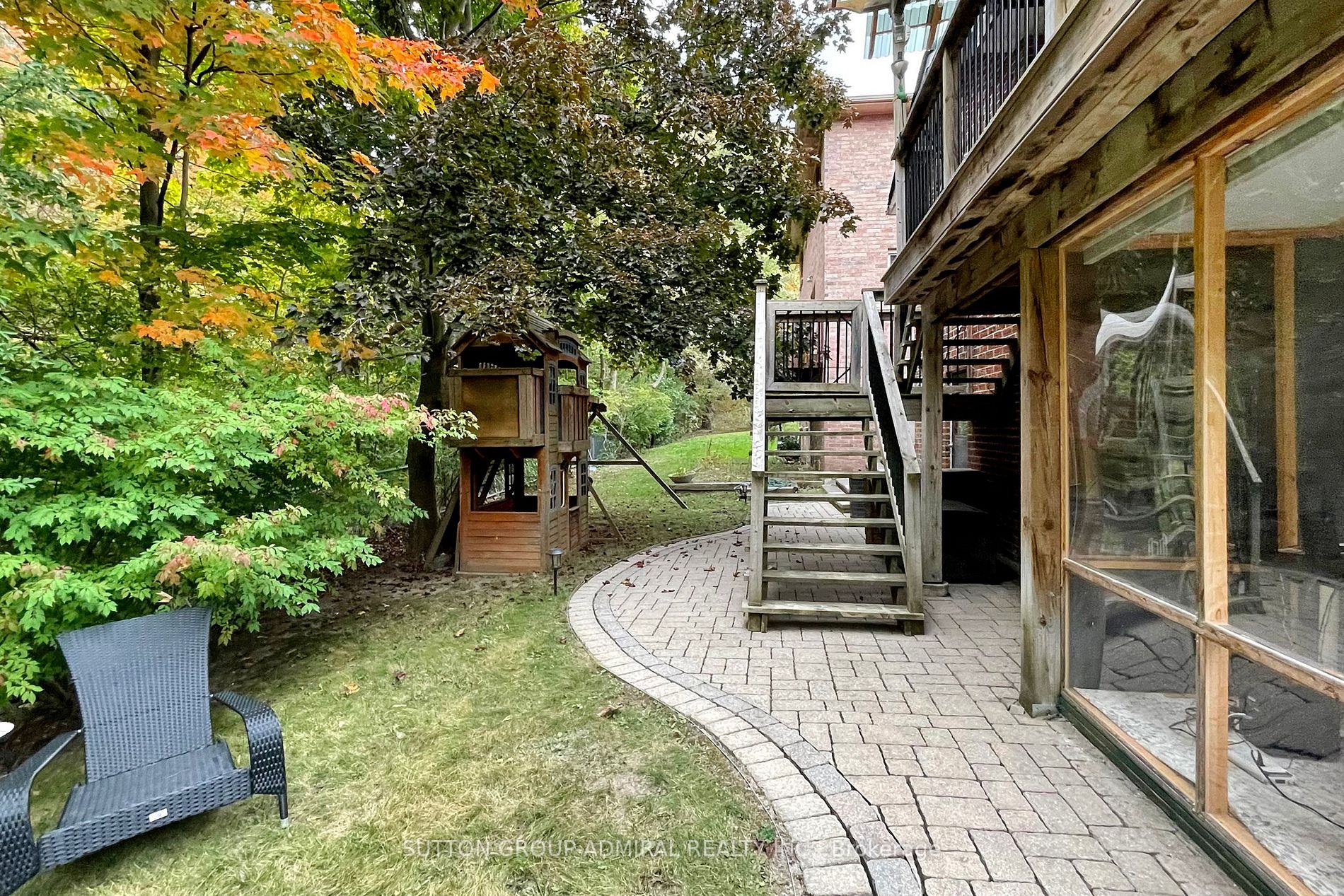 19 Carmel Crt