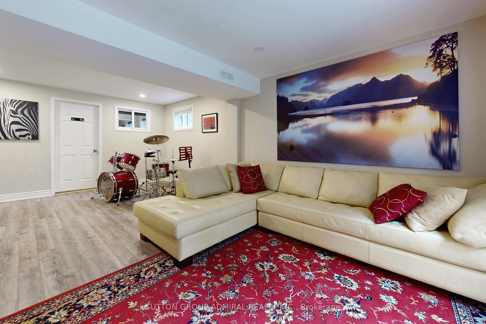 19 Carmel Crt