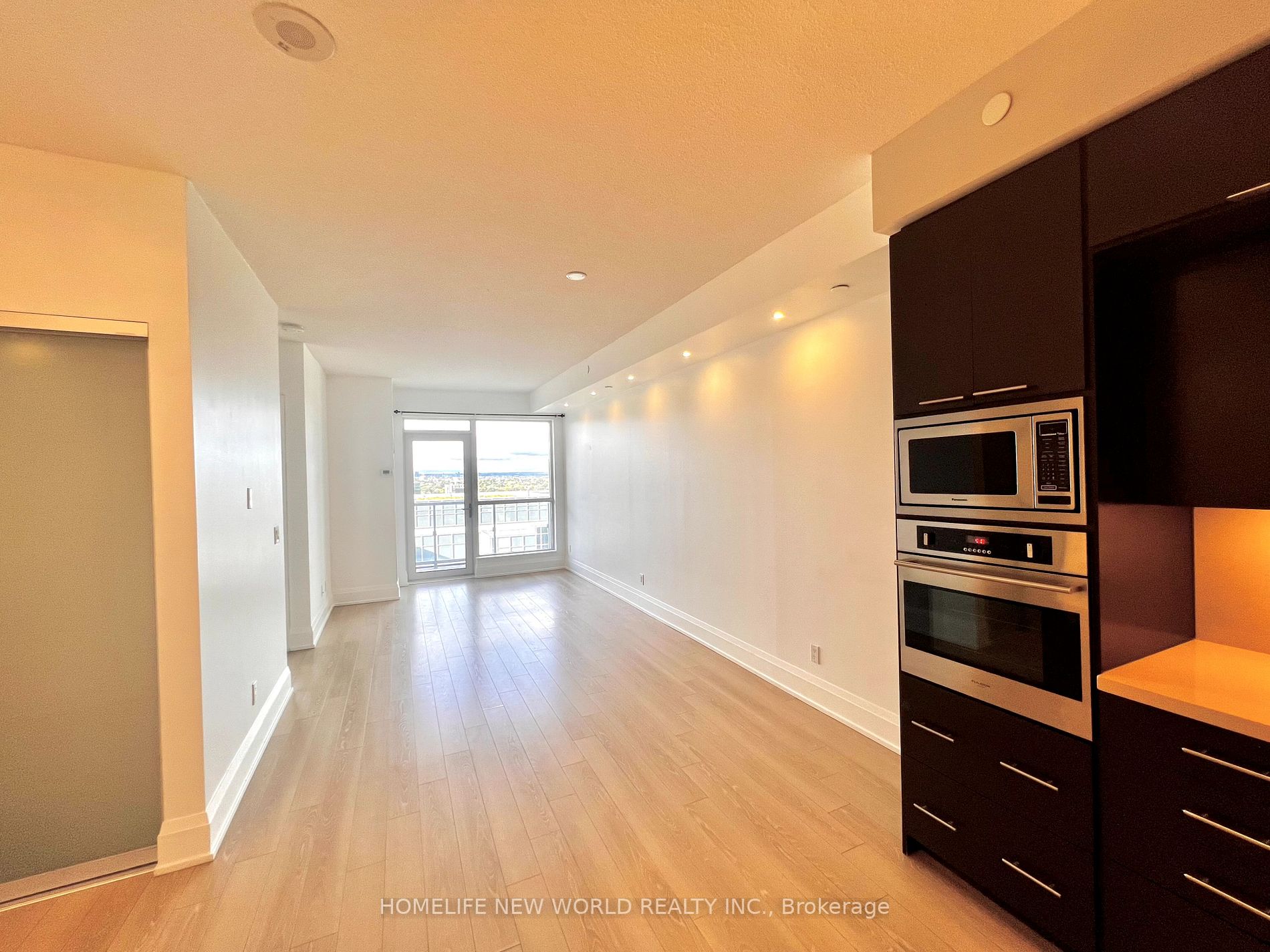 120 Harrison Garden Blvd, #2001