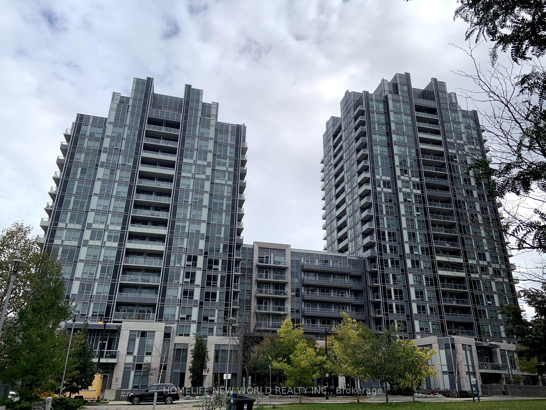 120 Harrison Garden Blvd, #2001