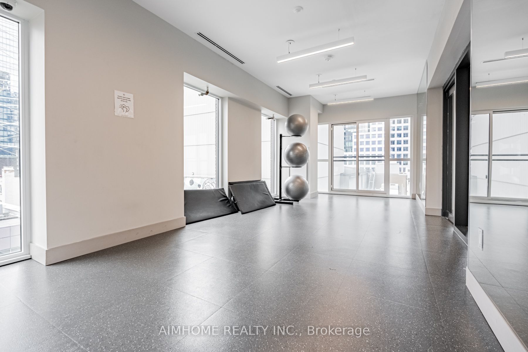 99 John St, #2809