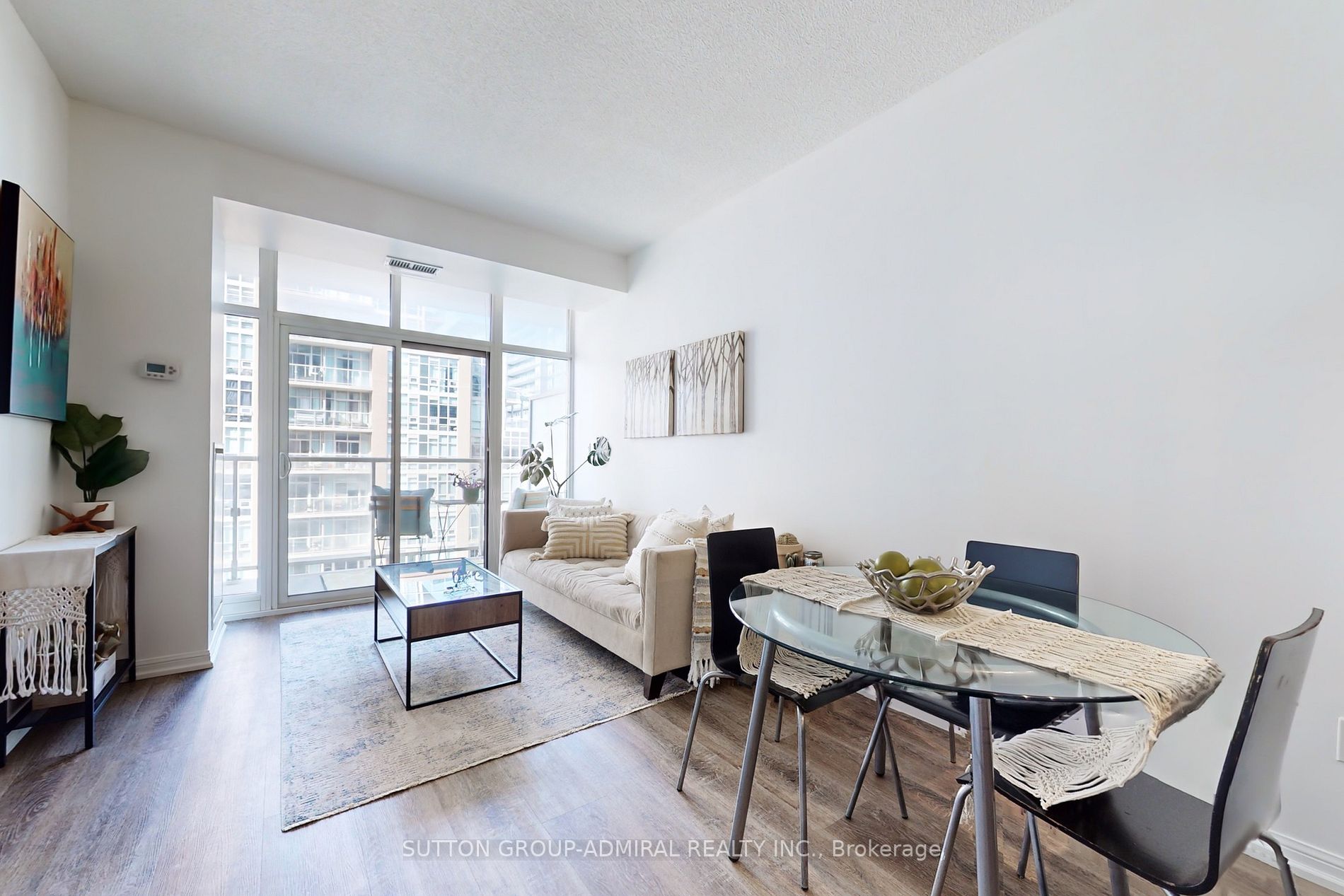 75 East Liberty St, #1511
