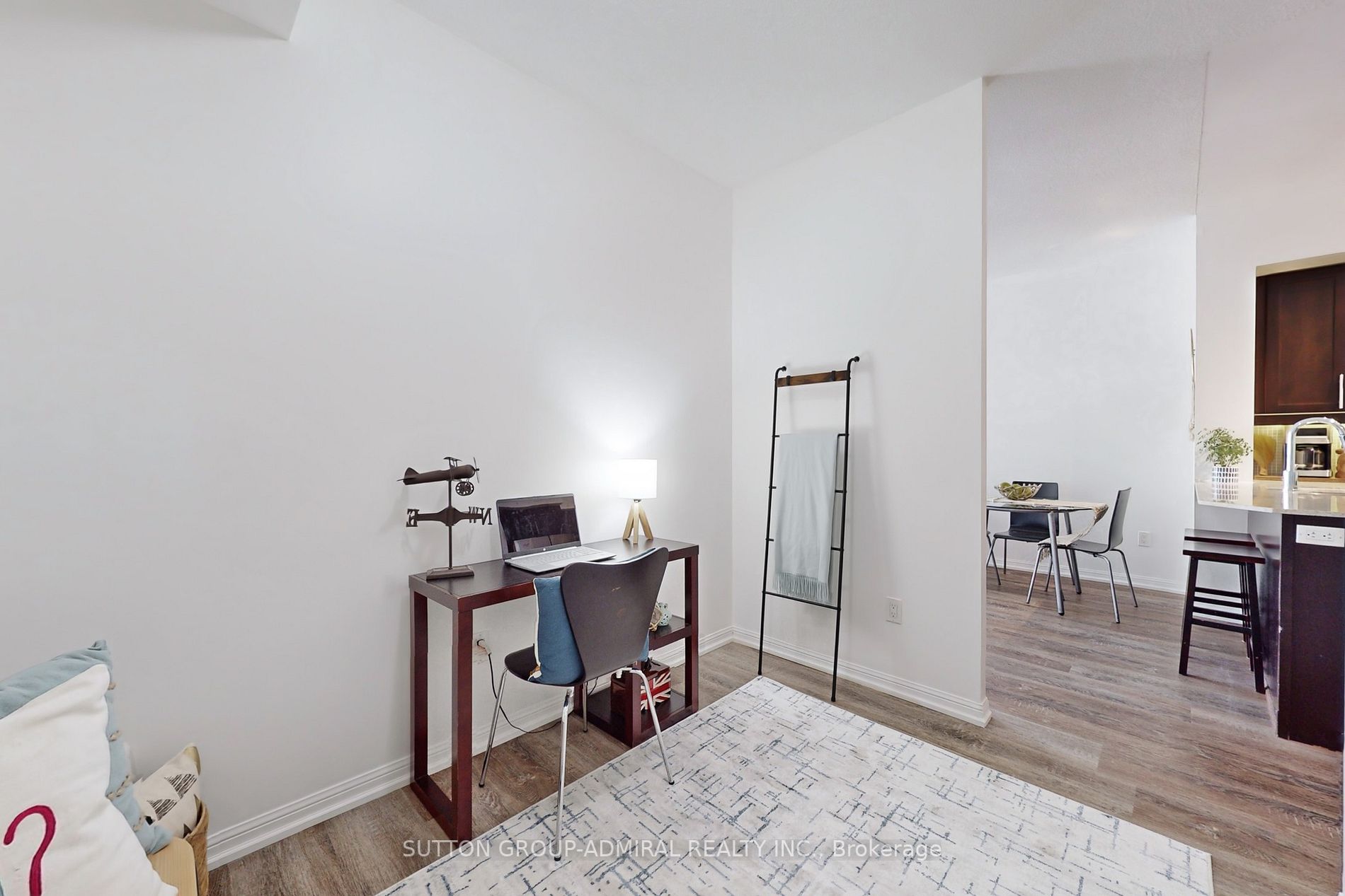 75 East Liberty St, #1511