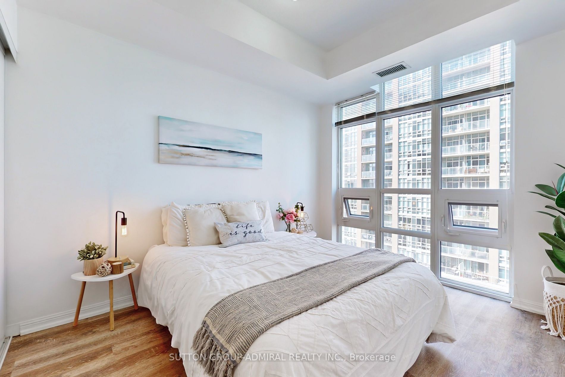 75 East Liberty St, #1511