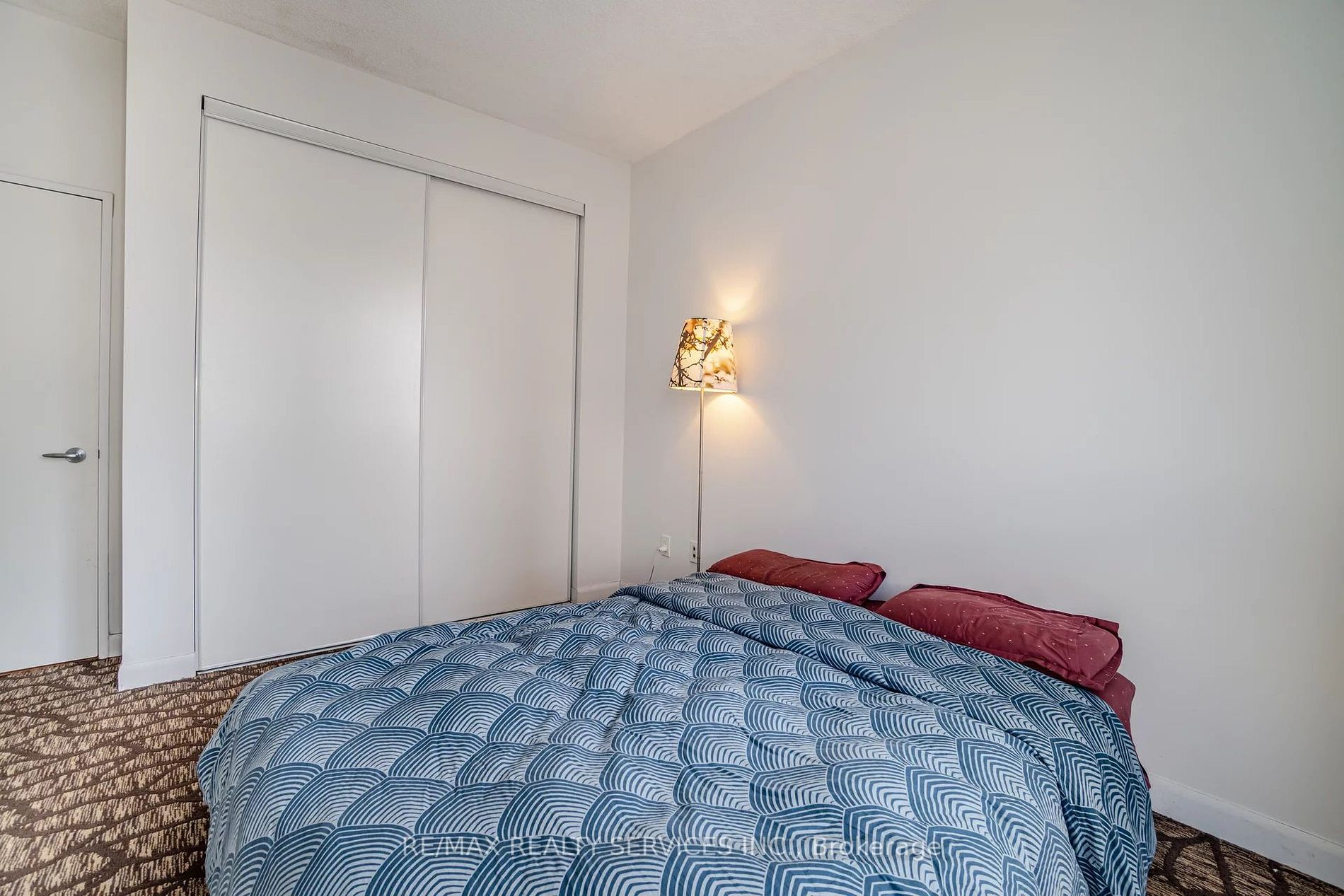 33 Sheppard Ave E, #3206