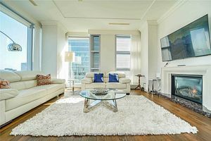 183 Wellington Street W, #3903