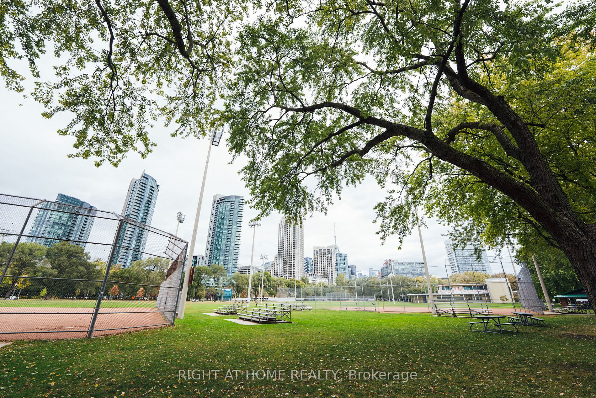 219 Fort York Blvd, #1001