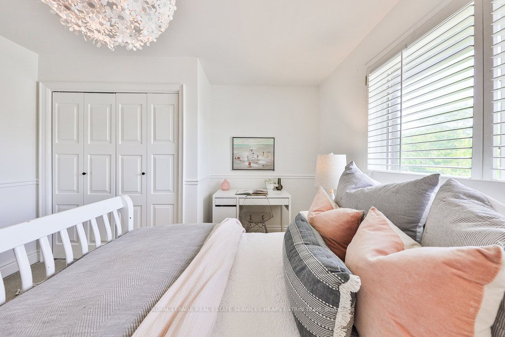 23 Leacrest Rd