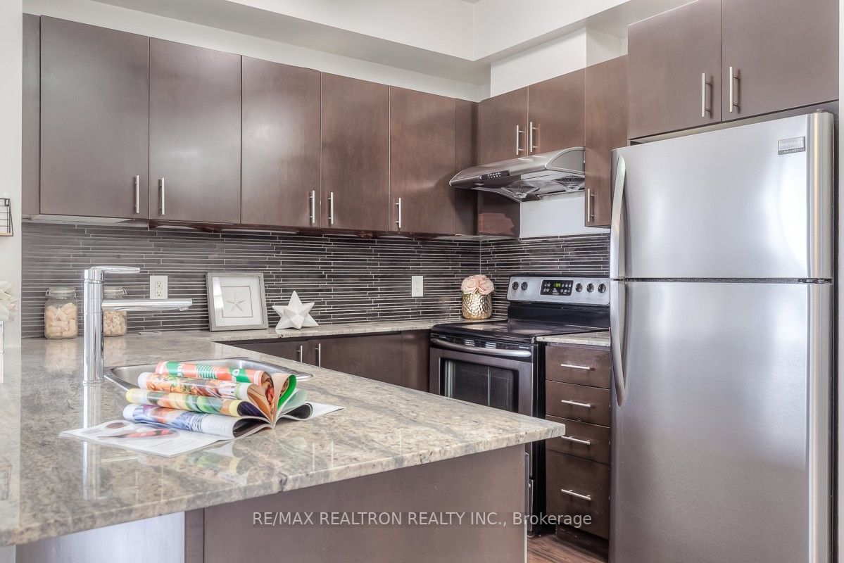 25 Cole St, #1603