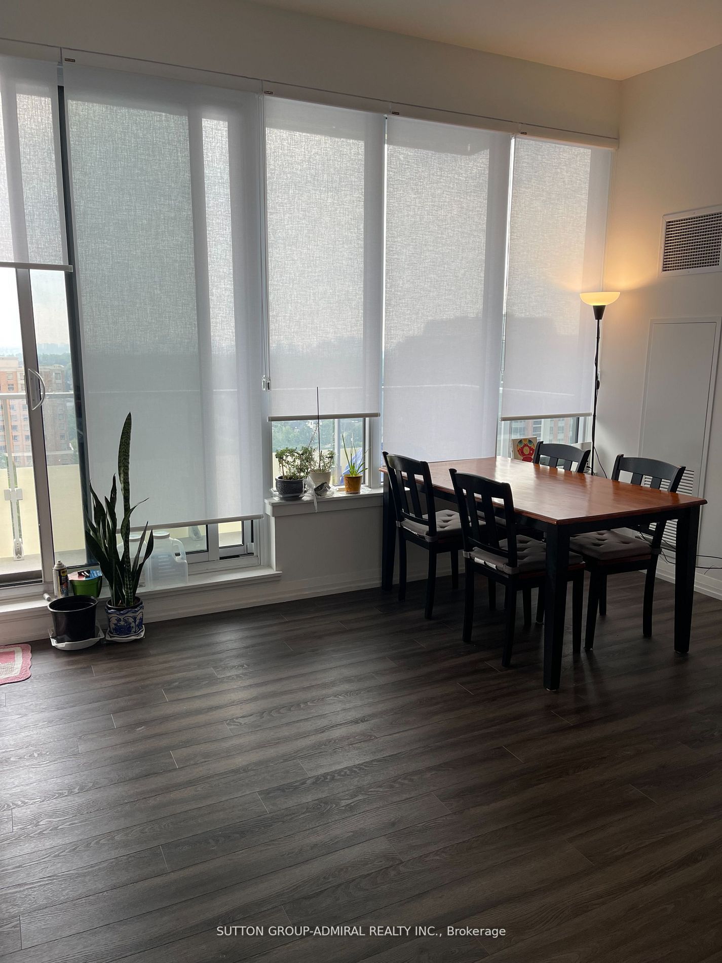 75 Canterbury Pl, #1802