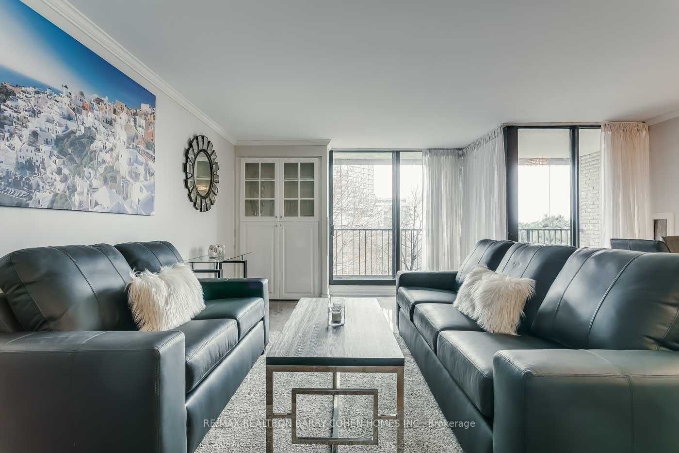 33 Harbour Square, #503