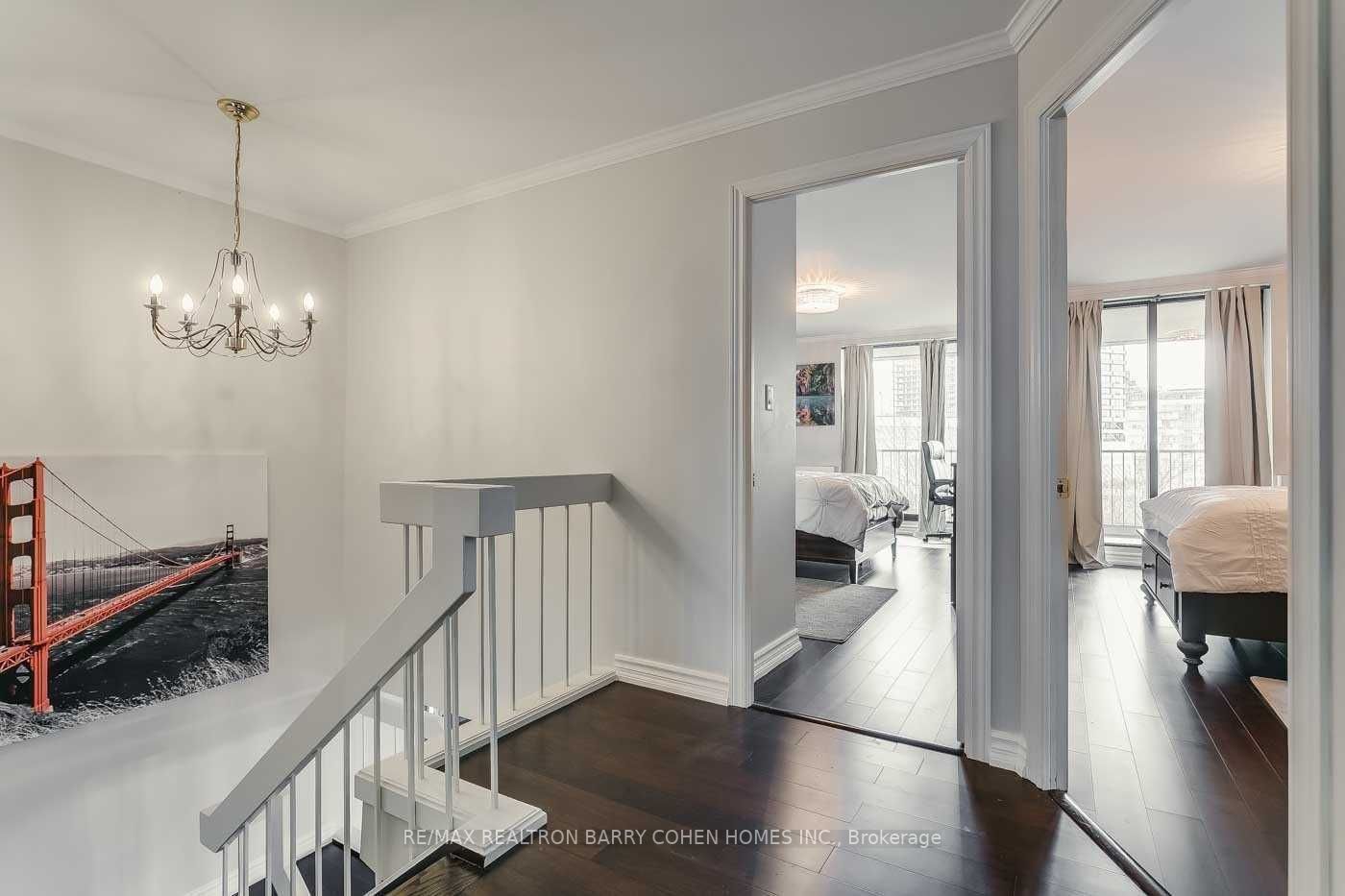 33 Harbour Square, #503