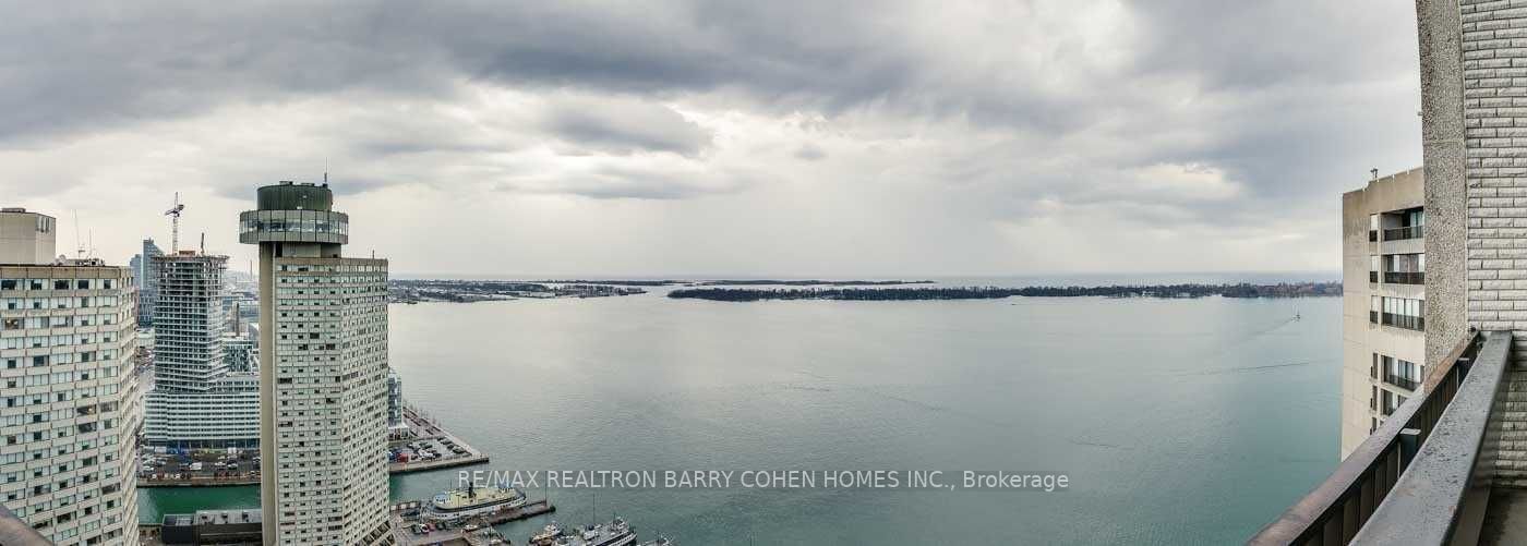 33 Harbour Square, #503