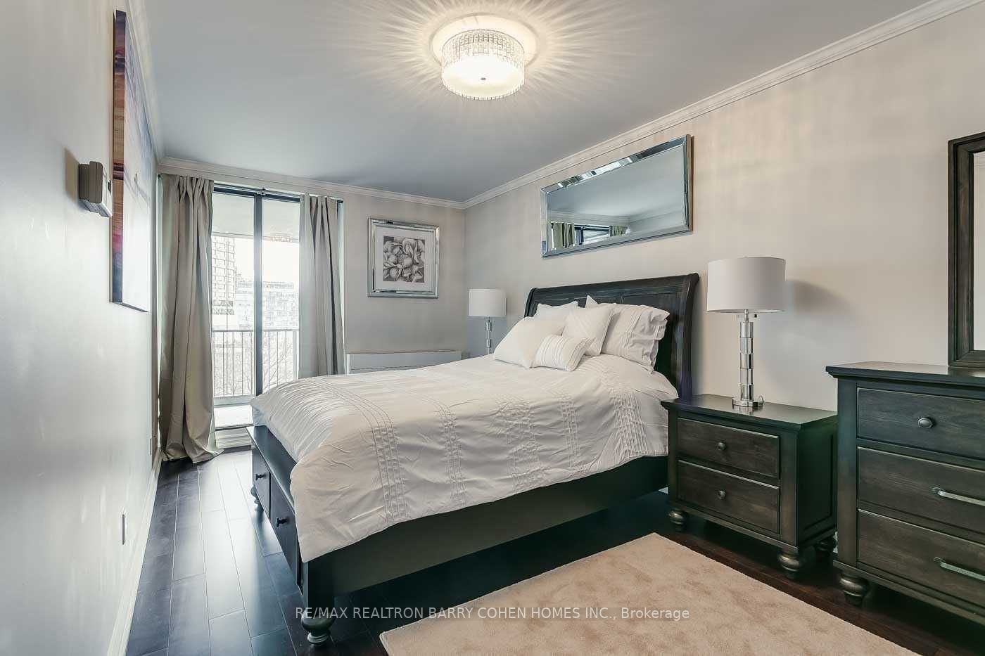 33 Harbour Square, #503