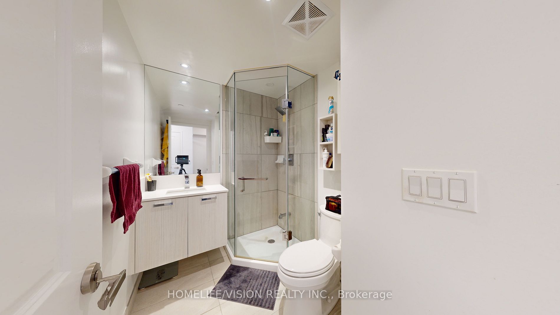 99 Broadway Avenue, #3411