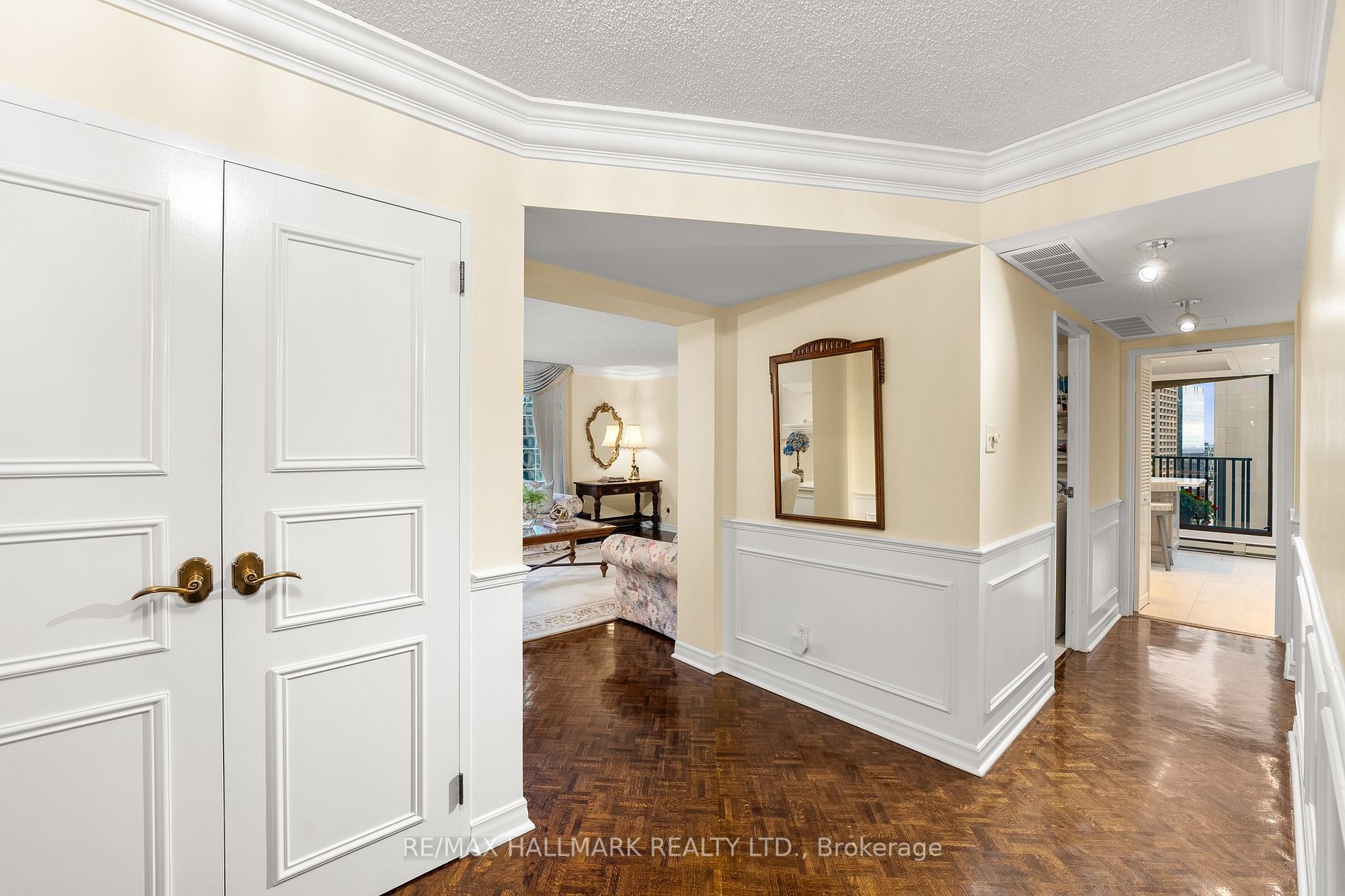 55 Harbour Sq, #2218