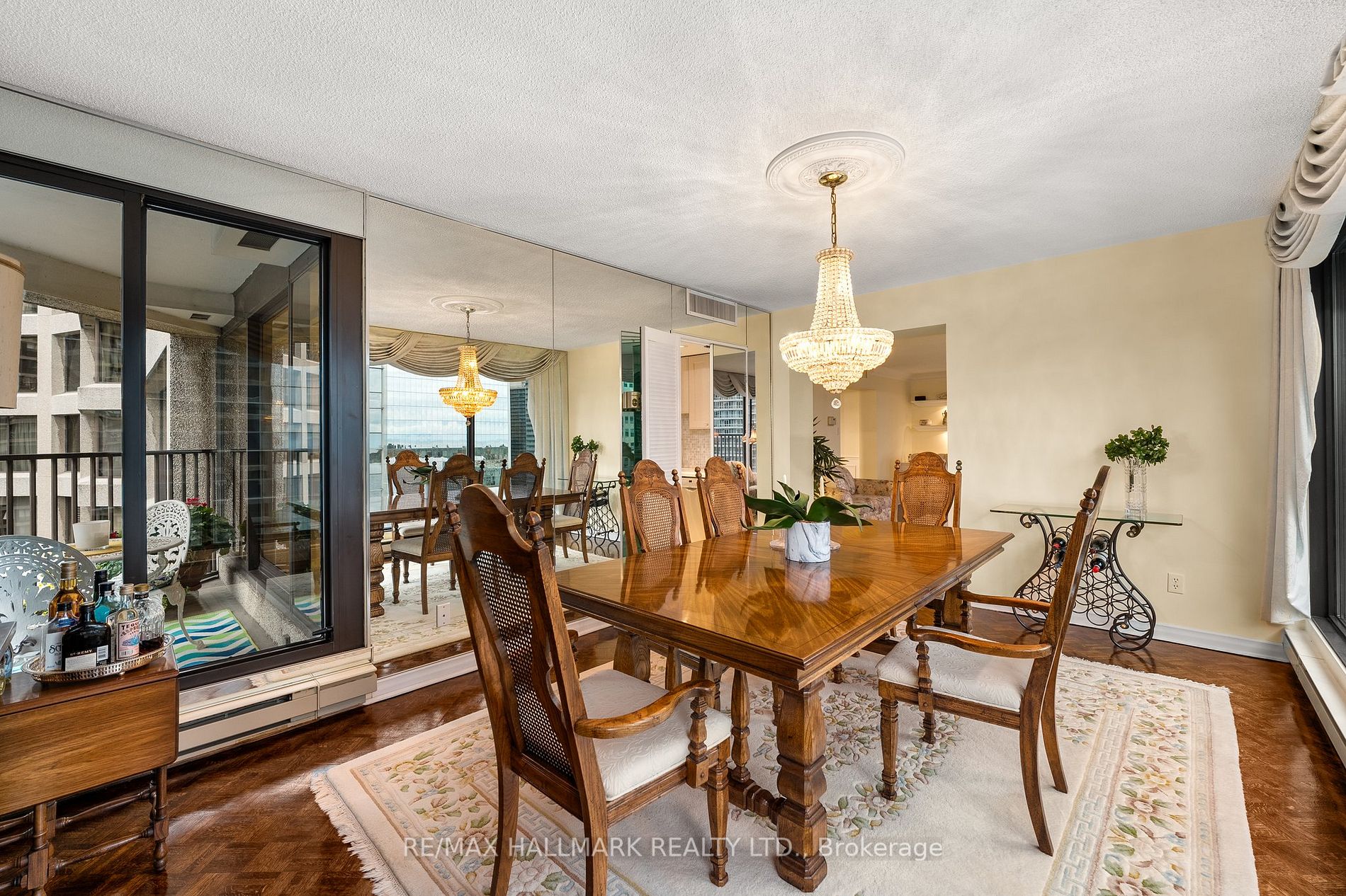 55 Harbour Sq, #2218