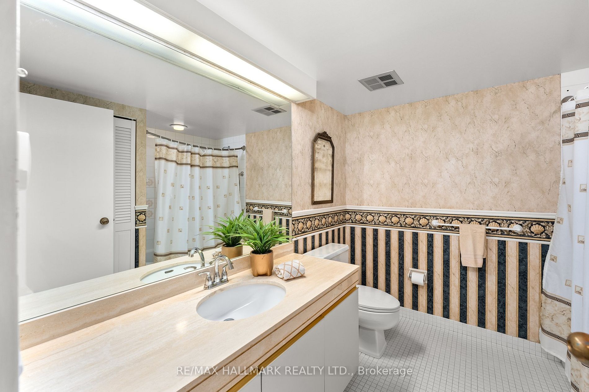 55 Harbour Sq, #2218