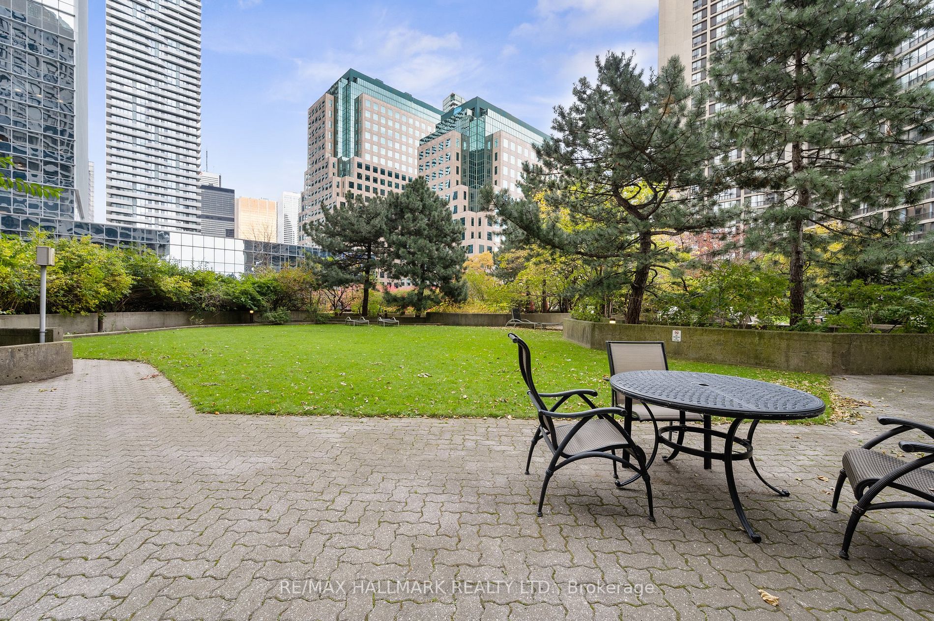 55 Harbour Sq, #2218