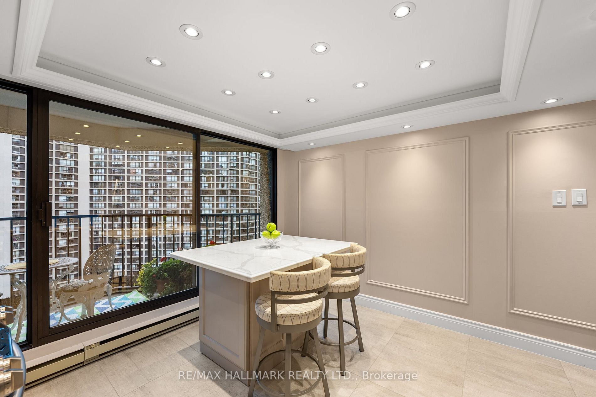 55 Harbour Sq, #2218