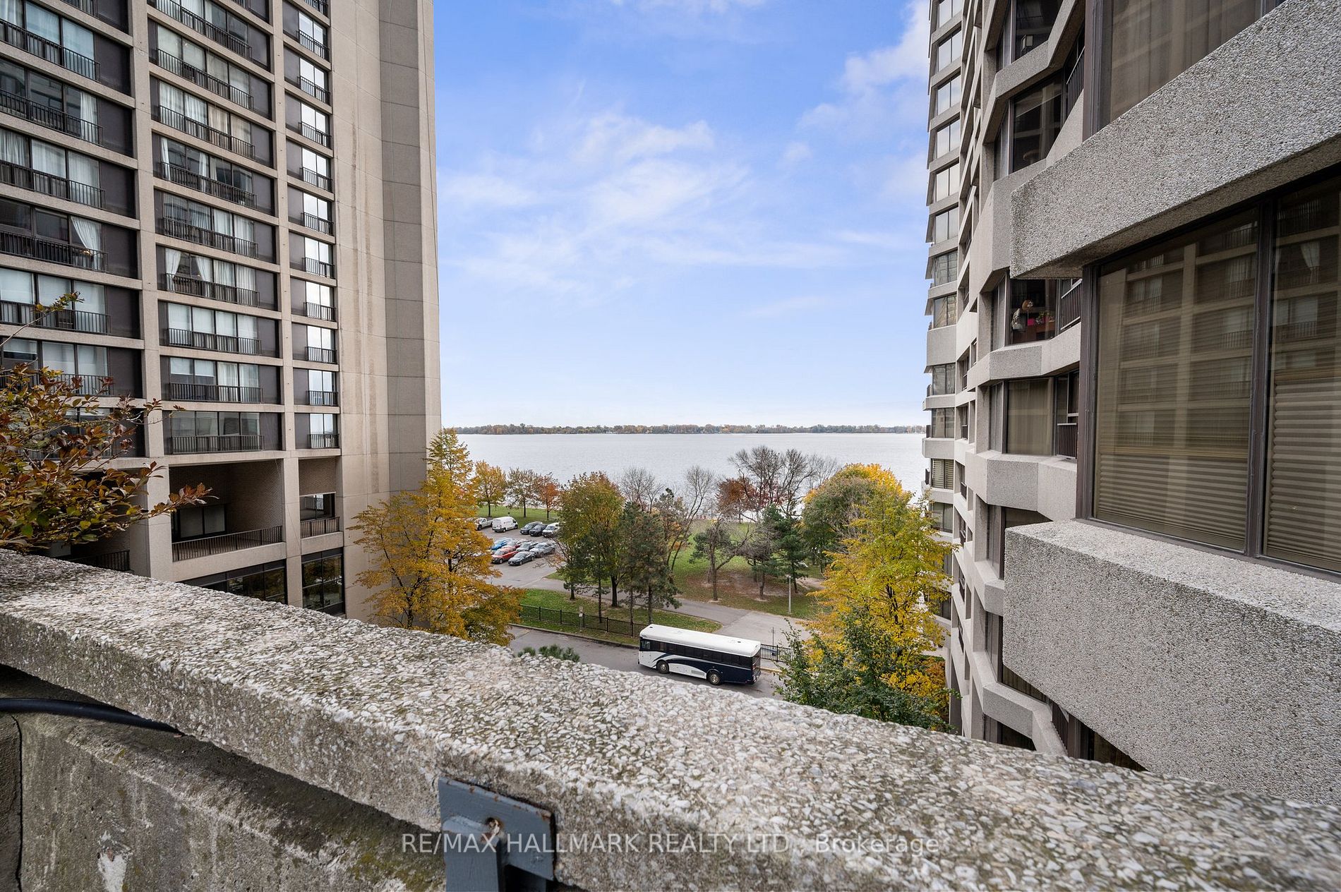 55 Harbour Sq, #2218