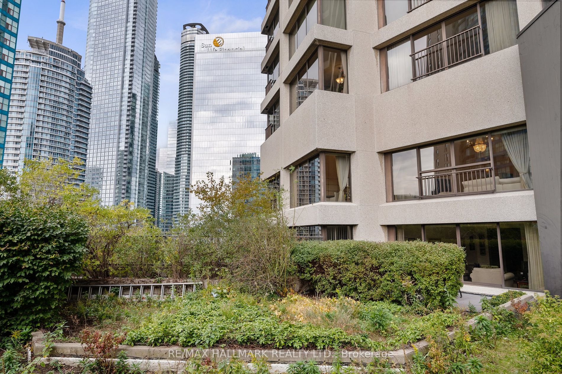 55 Harbour Sq, #2218