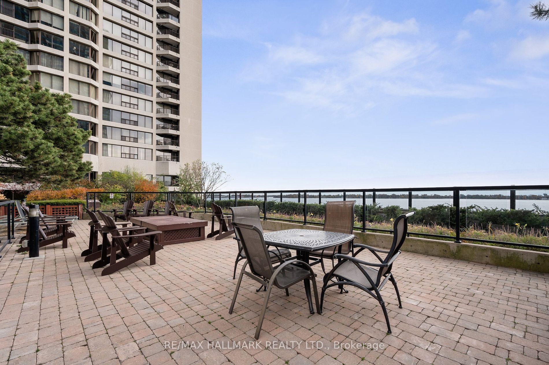 55 Harbour Sq, #2218