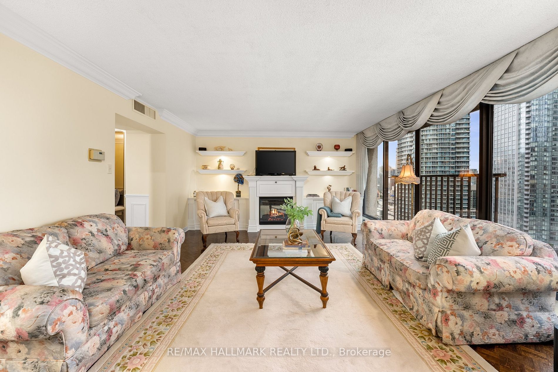 55 Harbour Sq, #2218