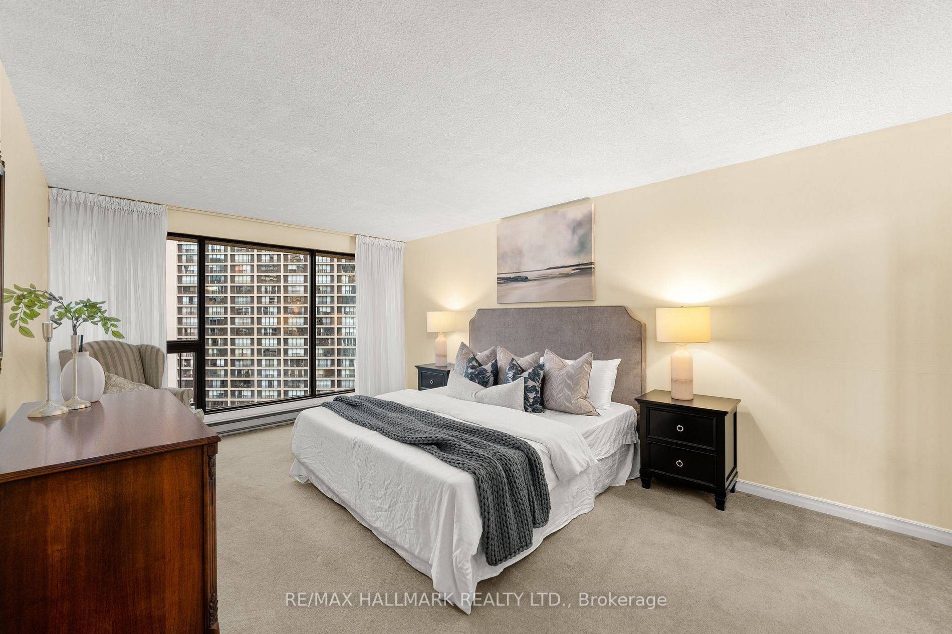 55 Harbour Sq, #2218