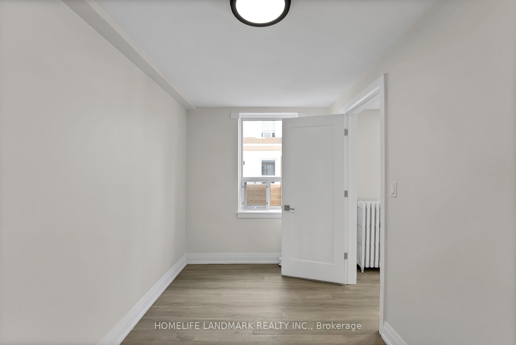 699 Eglinton Avenue W, #104