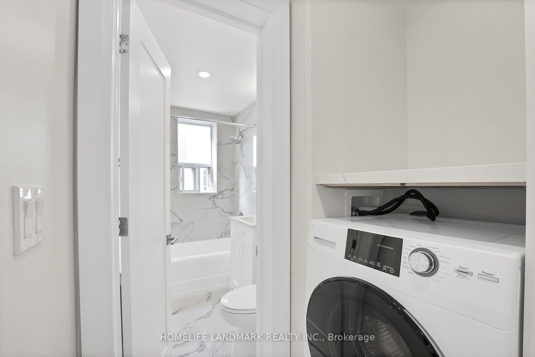 699 Eglinton Avenue W, #104
