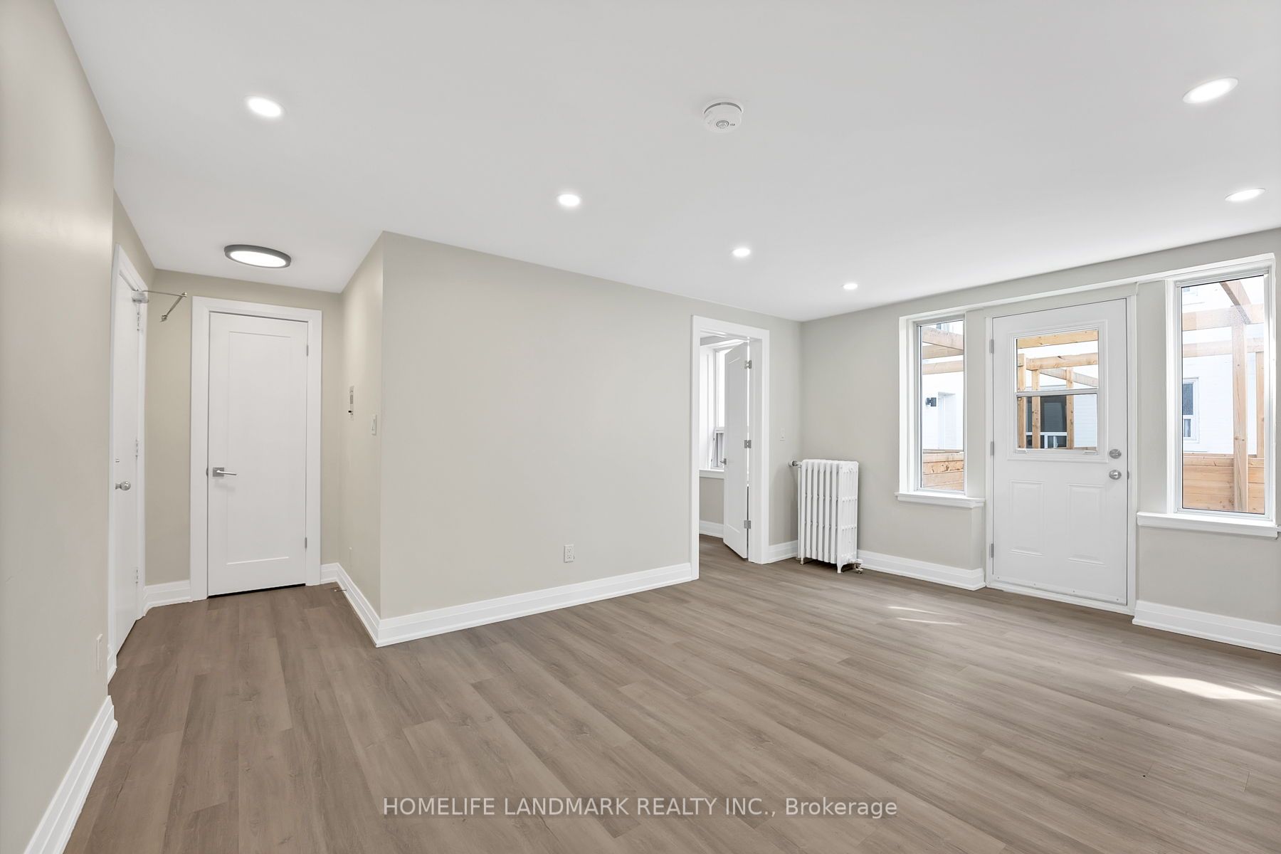 699 Eglinton Avenue W, #104